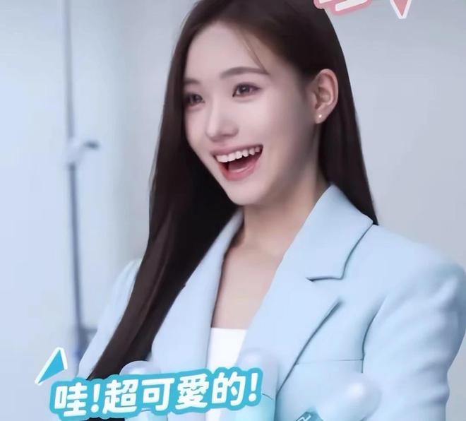 儿恢复工作笑靥如花鼻梁高挺疑似整容麻将胡了网址替大s感到不值小s二女(图1)