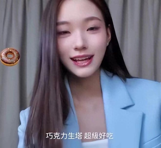 儿恢复工作笑靥如花鼻梁高挺疑似整容麻将胡了网址替大s感到不值小s二女(图2)